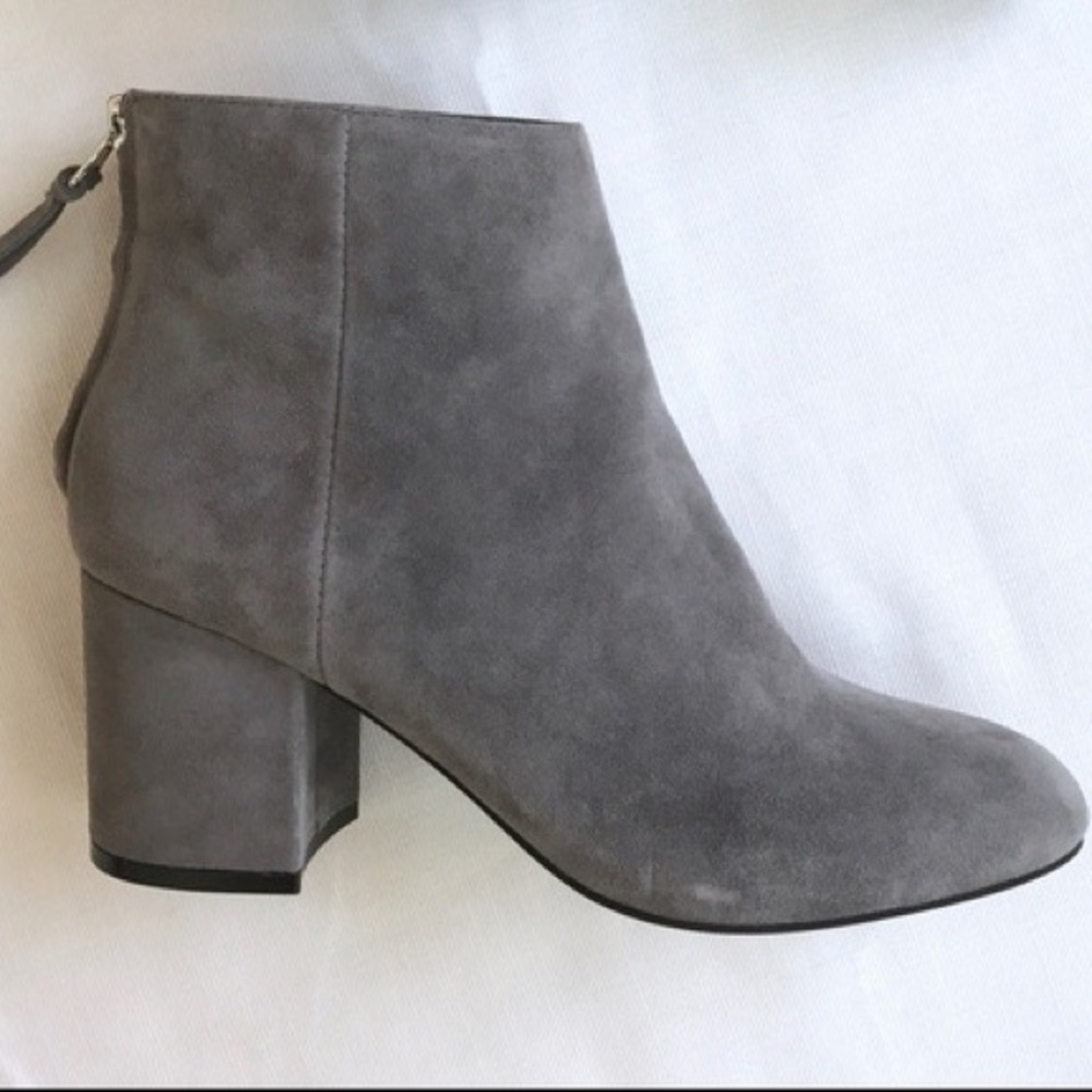 Steve Madden CYNTHIA Gray Suede Ankle Booties Sz 9